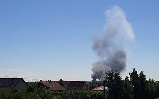 Pożar stodoły w Bartągu. Z ogniem walczyło 10 zastępów straży pożarnej